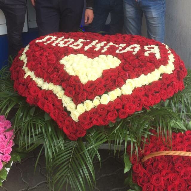 Флавери. Промокод на магазин flawery. Букет из роз с цифрой 30. Букет из кустовых роз и хризантем. Свети букет.