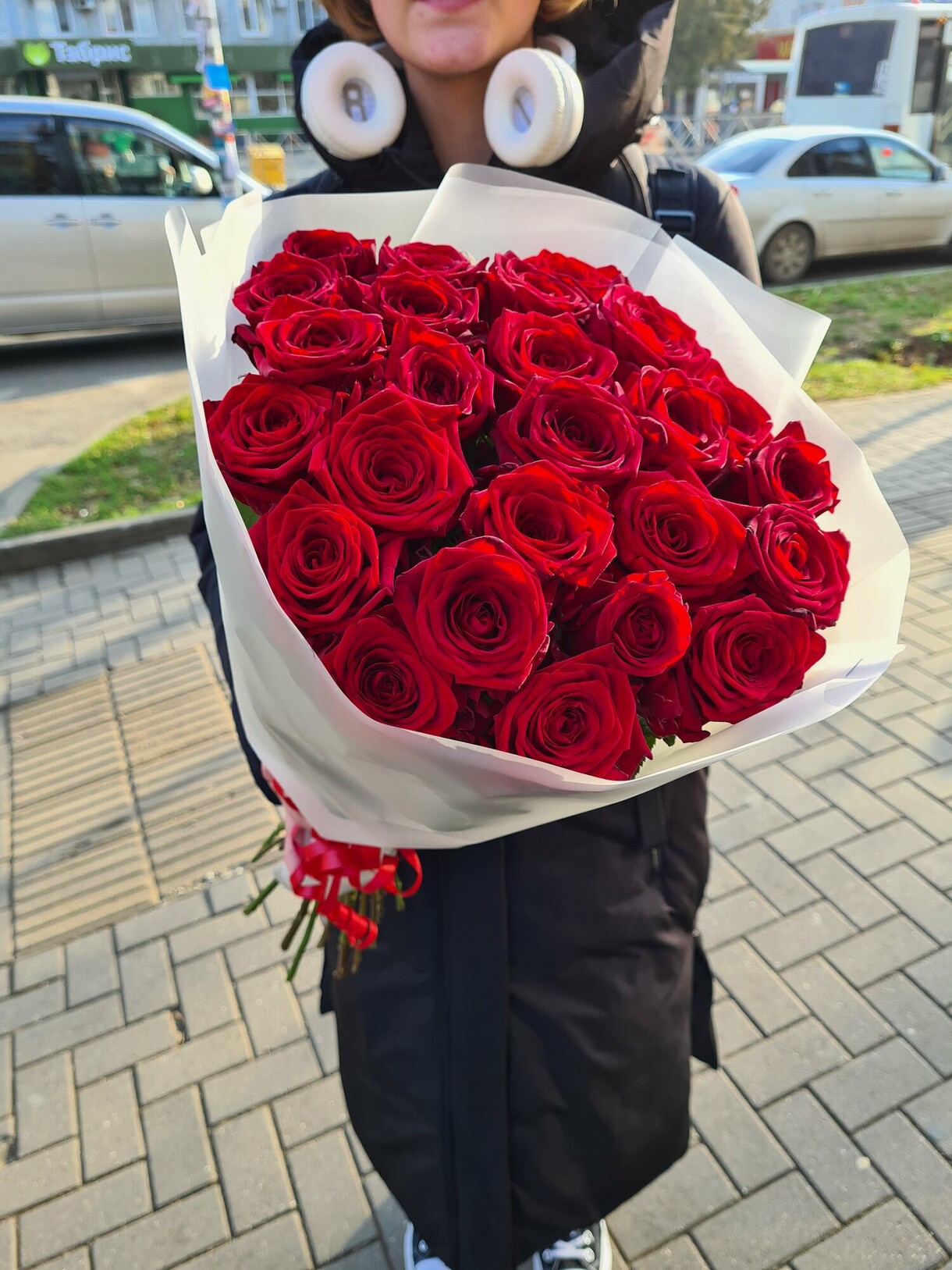 Большой букет красных роз
