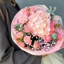 Гортензия, Роза кустовая, Гипсофила, Эвкалипт, Дизайнерская упаковка
