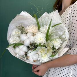 Хризантема, Хлопок, Лизиантус Эустома, Альстромерия, Диантус, Паникум, Лимониум, Упаковка