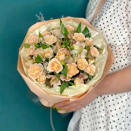 Роза кустовая, Альстромерия, Рускус, Сухоцветы, Упаковка