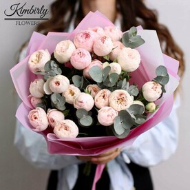 7 пионовидных кустовых роз Мэнсфилд парк с эвкалиптом. Букет 248 Kimbirly Flowers