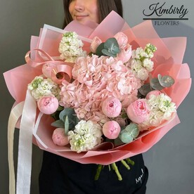 Маттиола, Роза пионовидная кустовая, Эвкалипт, Гортензия, Дизайнерская упаковка