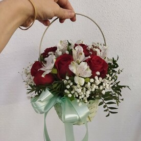 Корзина с цветами