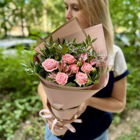Альстромерия, Роза пионовидная кустовая, Лимониум, Писташ, Пленка матовая