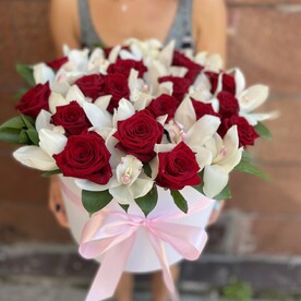 Коробочка орхидея с розами