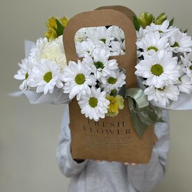 Хризантема, Альстромерия, Гортензия, Сумочка