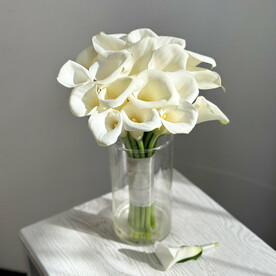 Белые каллы Luxury Flowers
