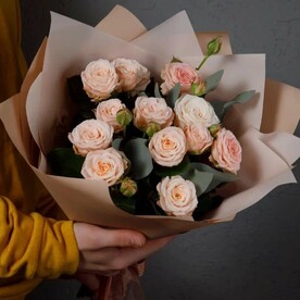 Букет кустовых роз