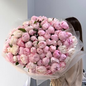 Шикарный букет из 101 пиона