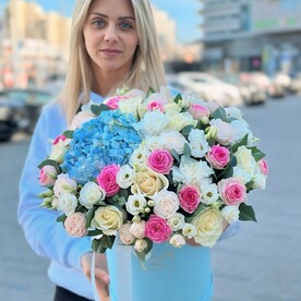 Цветочная композиция в коробе