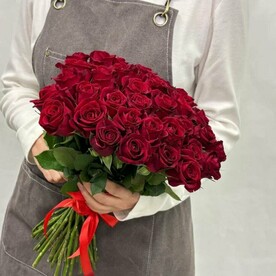 Букет из 31 красной розы 40 см