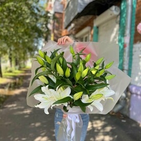 Букет из лилий огромный