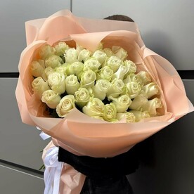 Букет из 51 белой розы