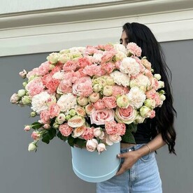 Цветочная композиция гигант в коробке