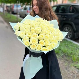 51 белая роза