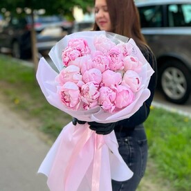 Букет цветов 15 пионов