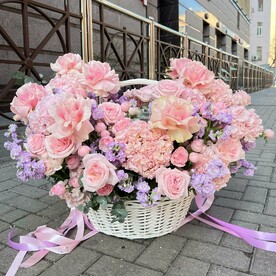 Шикарная корзина цветов