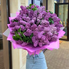 Большой букет сирени