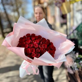 Букет красных роз 51