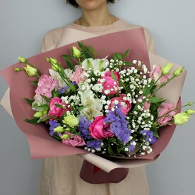 Роза, Альстромерия, Лизиантус Эустома, Статица, Писташ, Гипсофила, Крафт