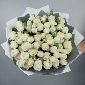 Белые кустовые розы х17