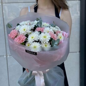 Диантус, Хризантема кустовая, Эвкалипт, Дизайнерская упаковка