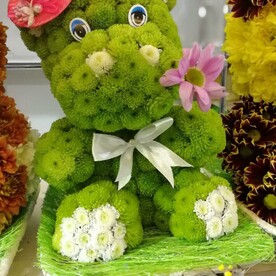 Хризантема кустовая шт, Флористическая губка шт, Глазки шт, Нос шт, Корзина шт, Сетка шт