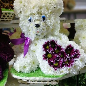Мишка из живых цветов!