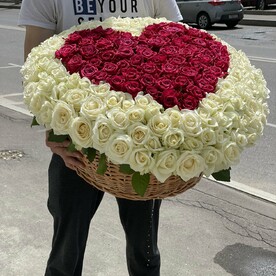 Роза шт, Зелень шт, Флористическая губка шт, шт, Корзина шт