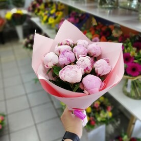 Букет из 11 розовые пионы