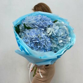 Букет из 3 голубых гортензий💙