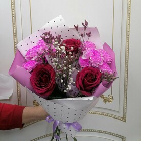 Букет Роз, Хризантем и Гипсофилы