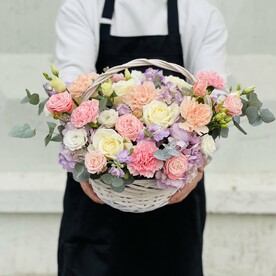 Нежный микс в корзине
