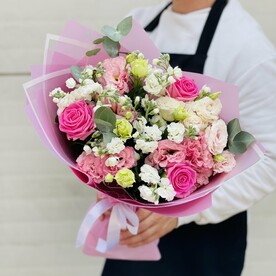 Рускус, Эвкалипт, Роза аква, Маттиола, Лизиантус Эустома, Дизайнерская упаковка