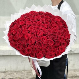 101 красная роза 50 см букете