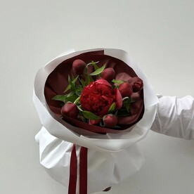 Монобукет пионов
