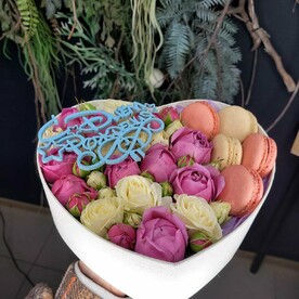 Коробочка с макарунс🌺