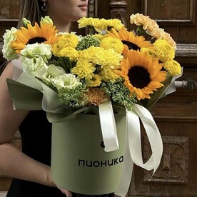 Композиция с подсолнухами