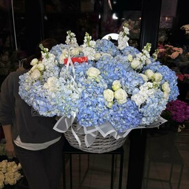Букет с гортензией