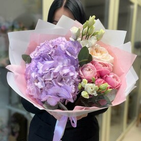 Лизиантус Эустома, Гортензия Гидрангия, Роза кустовая, Эвкалипт, Роза, Авторская упаковка
