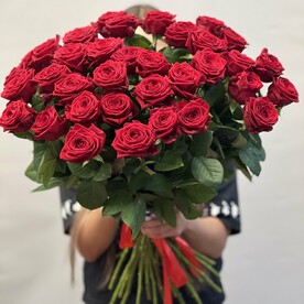 Роза ред наоми
