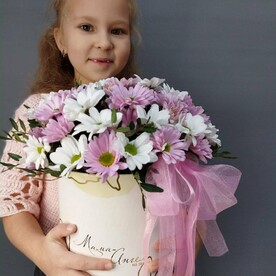 Хризантема кустовая, Фисташка, Шляпная коробка, Оазис
