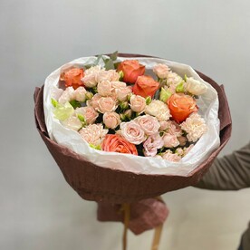 Кремовый букет с пионовидными розами