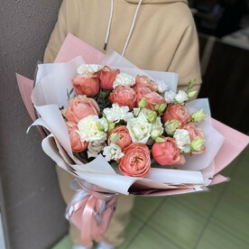 Букет сборный с пионовидными розами