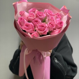 Букет из 15 розовых роз