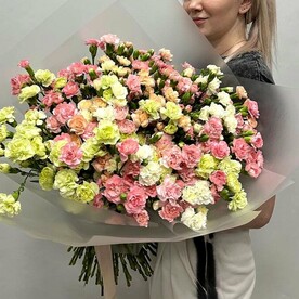 Охапка кустовых гвоздик микс