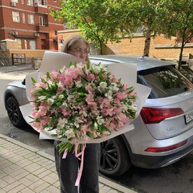 Букет из 51 ветки альстромерии