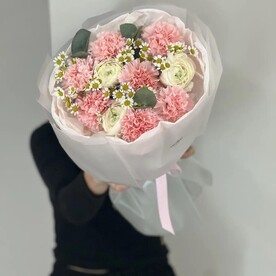 Букет ранункулюс, диантус, ромашка, размер М