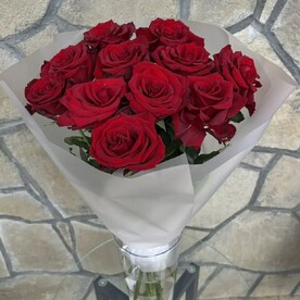 Букет из 9 импортных красных роз